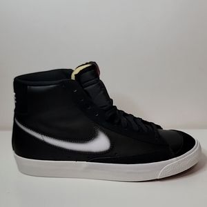 NIKE BLAZER MID '77 VNTG NAS Black/White